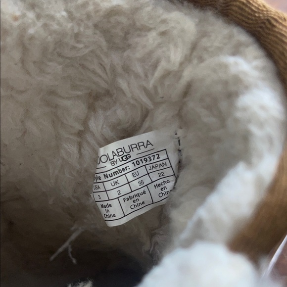 Koolaburra Tan Kids Boots with Cream Lining - Picture 6 of 7